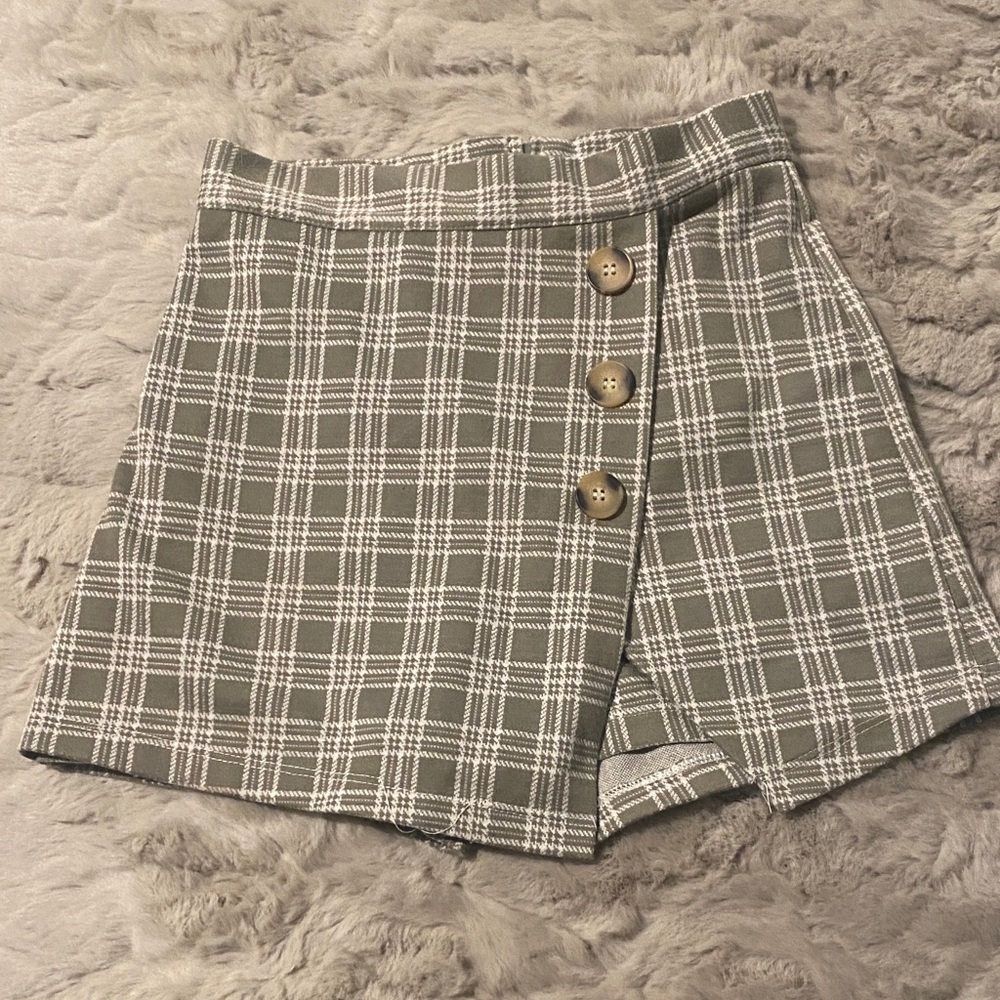 Altar'd State Green and White Plaid Shorts